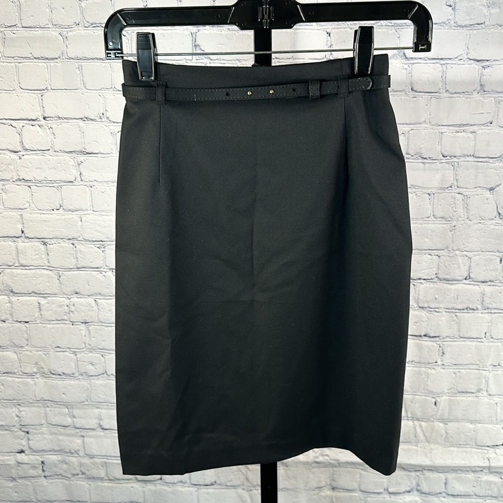 🖤 H&M Black Pencil Skirt Size 2